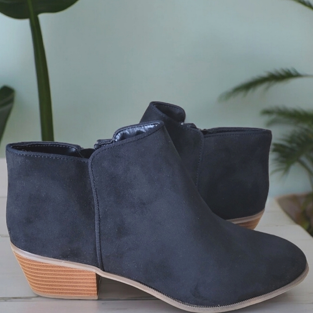 Amazon Essentials Womens Black Aola Ankle Boot Size 13